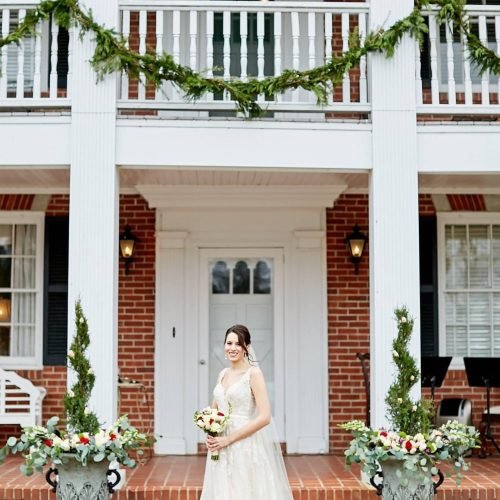 bride at stone manor enrtrance